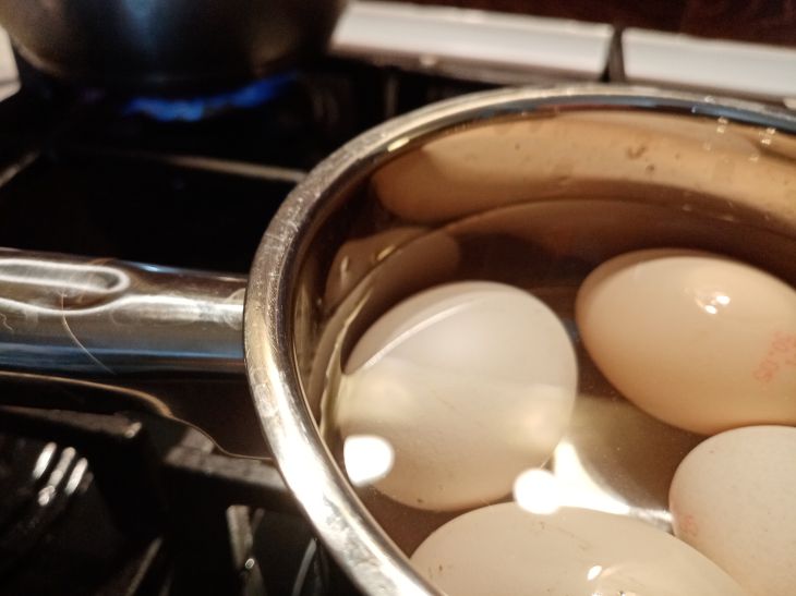 Зачем нужно овладеть искусством очистки вареного яйца
