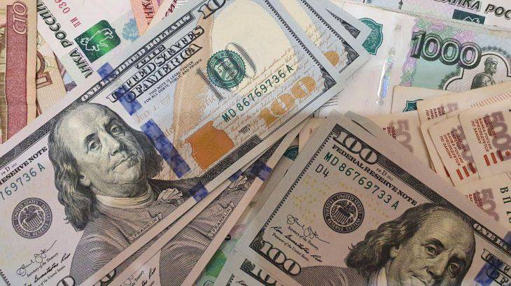 Какие деньги нельзя хранить дома, рассказал Хазин деньги