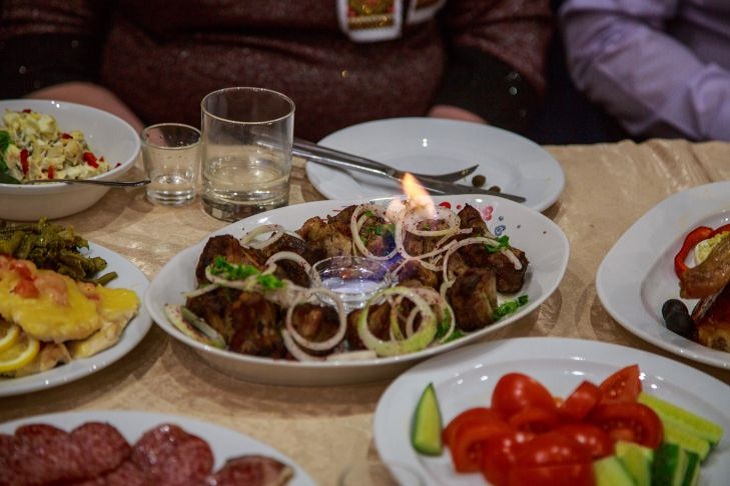 Блюда, стол