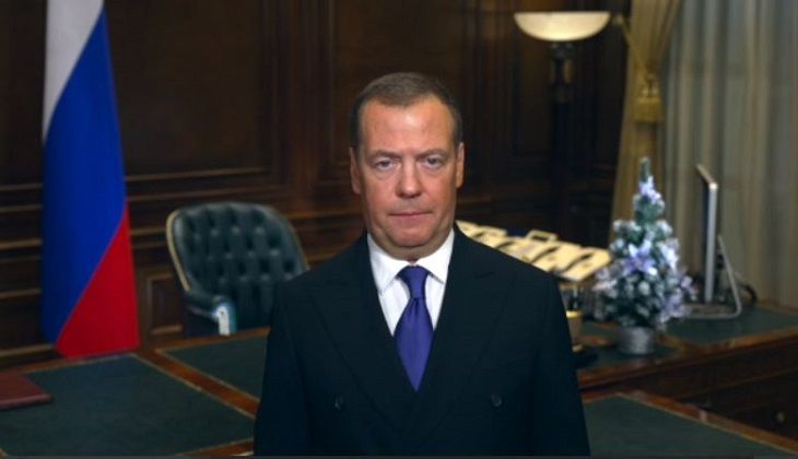 Медведев назвал главу МИД Германии «абсолютной и полезной дурой»