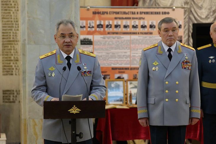 Шойгу назначил Герасимова командующим Объединенной группировкой войск Шойгу