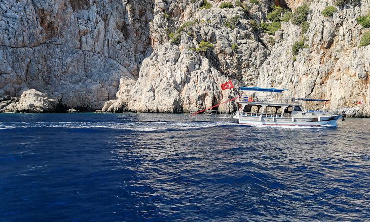 Из Турции в Запорожье прибыли добровольцы для участия в СВО корабль