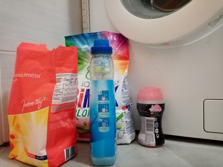 Зачем хозяйки добавляют в стиральную машину аспирин: 3 проверенных лайфхака Порошок Стирка