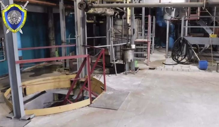 В Бобруйске работница завода опрокинула на себя ведро серной кислоты завод