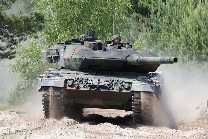 Украинские мосты не дадут западным танкам попасть на фронт – Неан танк