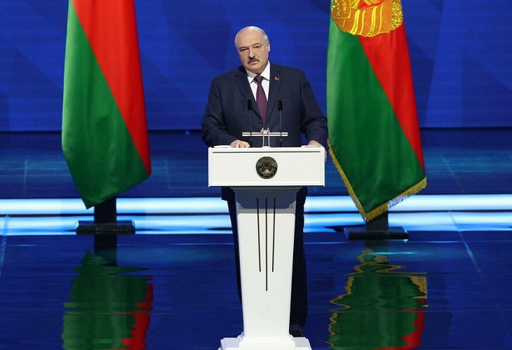 Лукашенко: если надо, в Беларусь будет введено и стратегическое ядерное оружие Александр Лукашенко