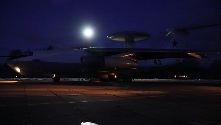 БТ опровергло фейк о подорванном в Мачулищах российском самолете, показав кадры с исправным ДРЛО А-50 самолет