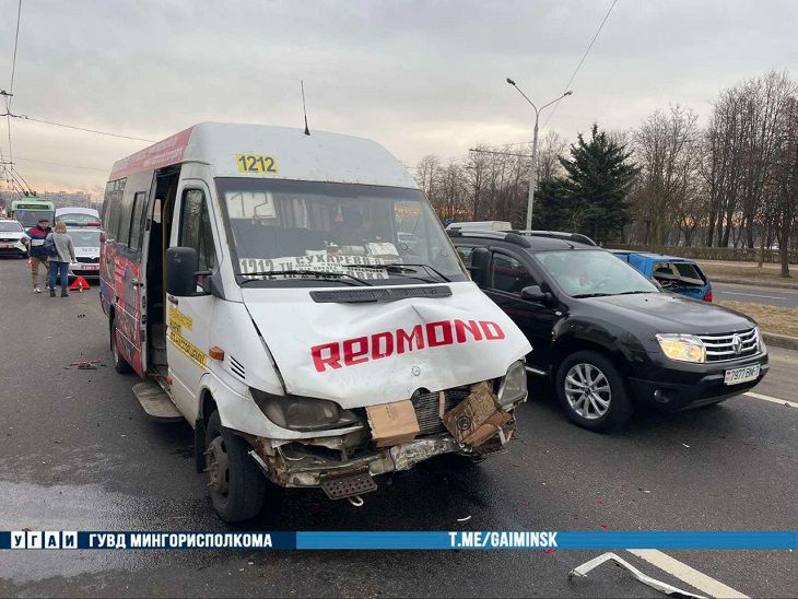 В Минске маршрутка попала в ДТП: 4 пассажира в больнице