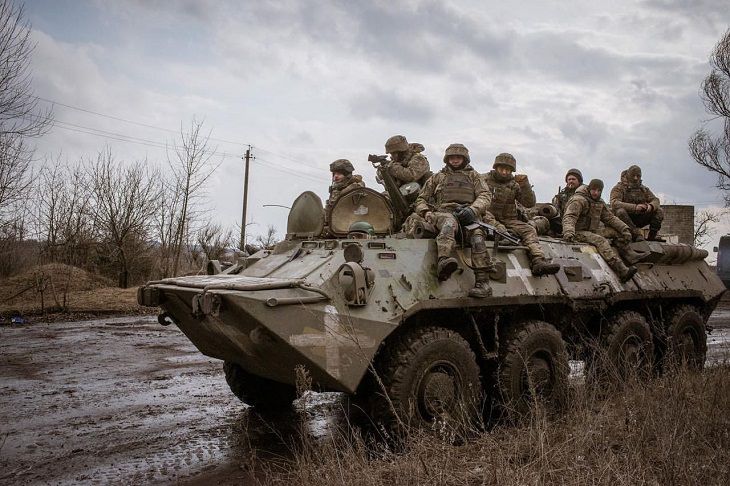 ВСУ стягивают боевую технику в Харьковскую область – Марочко военные