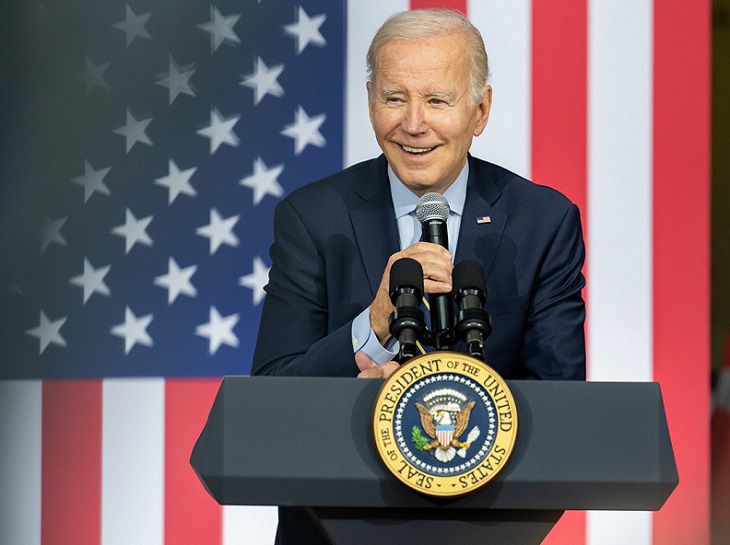 Bloomberg информирует: Байден ввязался в опасную авантюру Байден