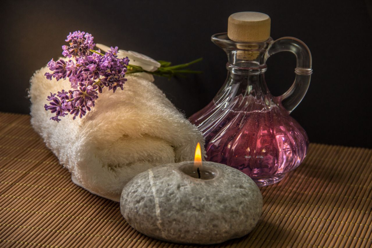 How to Quickly Relax: 3 Self-massage Techniques spa
