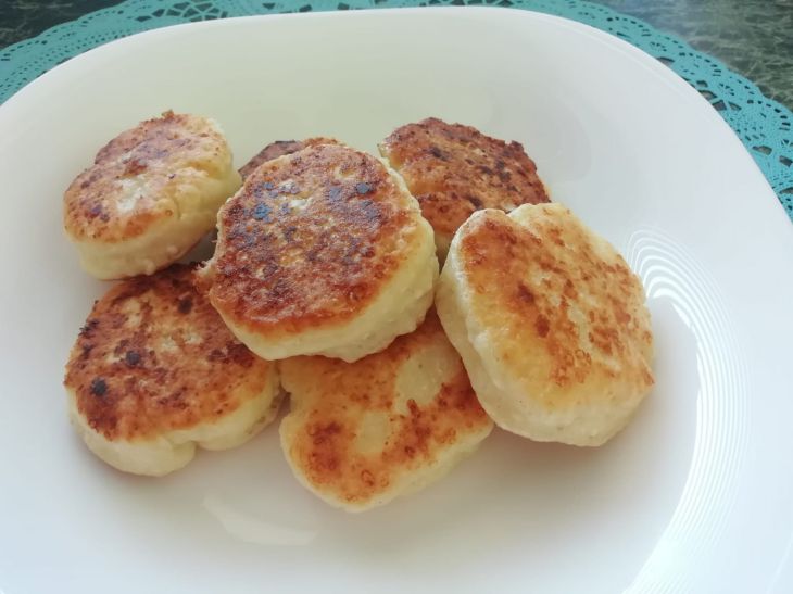 Можно ли приготовить сырники без манки и муки: редкий рецепт Сырники