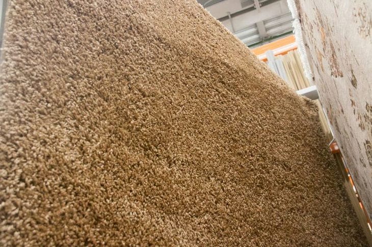 Как убрать с ковра любые пятна: многие даже не догадываются об этом способе Ковер