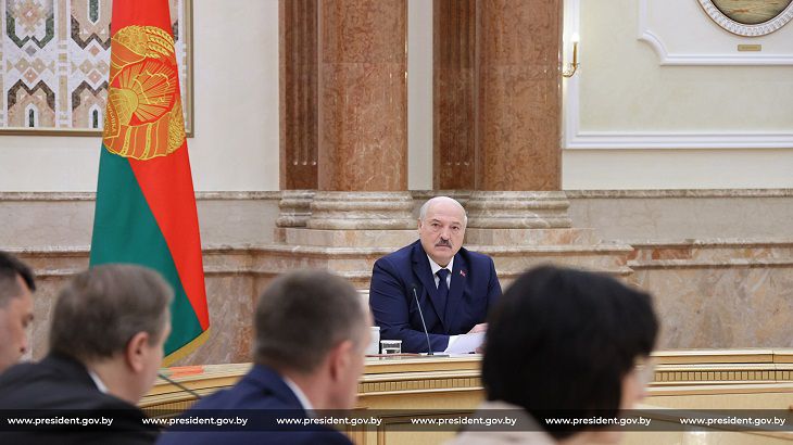 Лукашенко заявил о вопиющих проблемах бардака в больницах и поликлиниках