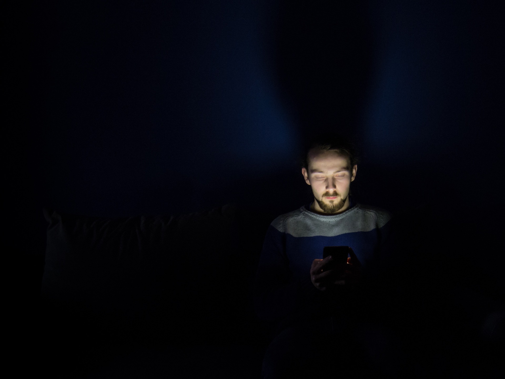 Checklist: Are you Addicted to your Smartphone man