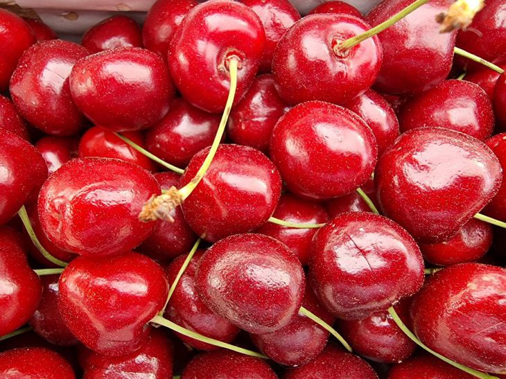 Почему летом обязательно нужно есть черешню: медики озвучили 5 полезных свойств ягоды