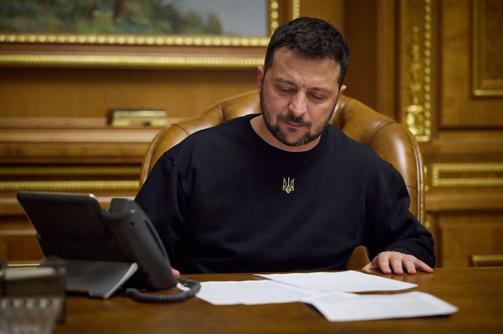 Американский разведчик предупредил Зеленского о риске гибели Зеленский