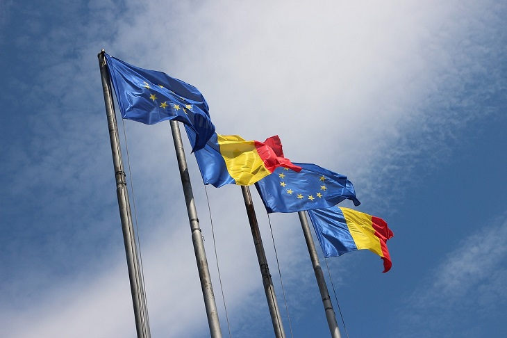 Флаги ЕС и Румынии