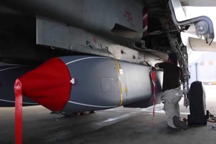 Самолет Ракета