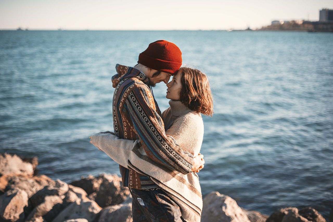 Why couples stop being romantic: How routine kills romance in relationships couple