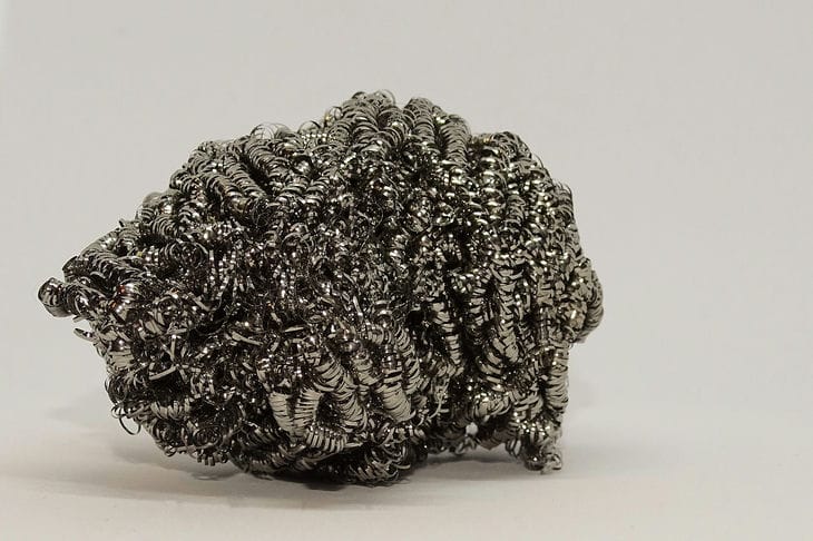 Зачем владельцам собак металлические губки: неочевидная польза жестких мочалок Металлическая губка