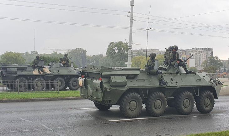 Колонну военной техники заметили на трассе М-4 «Дон» Военные Техника