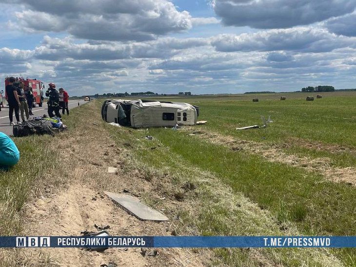 Под Рогачевом опрокинулась маршрутка с пассажирами, есть пострадавшие