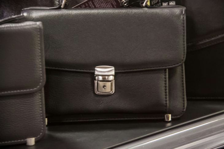 Что носить в сумке для привлечения денег и удачи: 5 мощных предметов Сумка