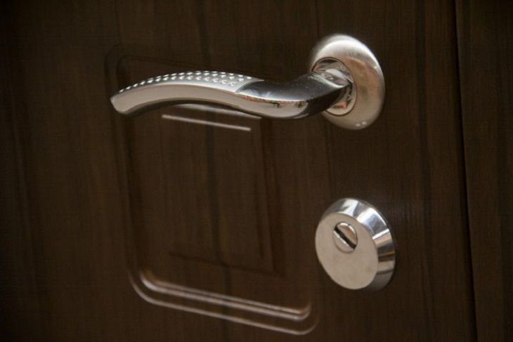 Удача идет по пятам, если в номере вашей квартиры есть эти цифры дверь