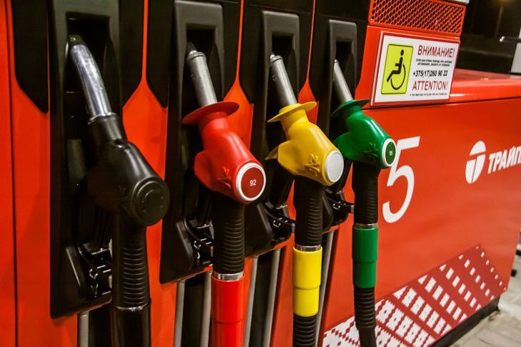 Беларусь снизила экспортные пошлины на нефть и нефтепродукты заправка