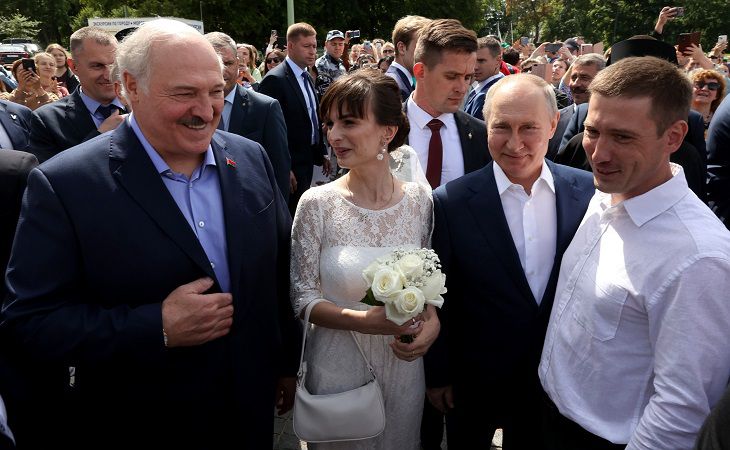 Путин и Лукашенко побеседовали с жителями Кронштадта