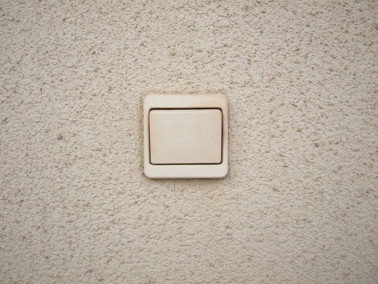 House Cleaning Tips How to Clean Light Switches and Sockets news