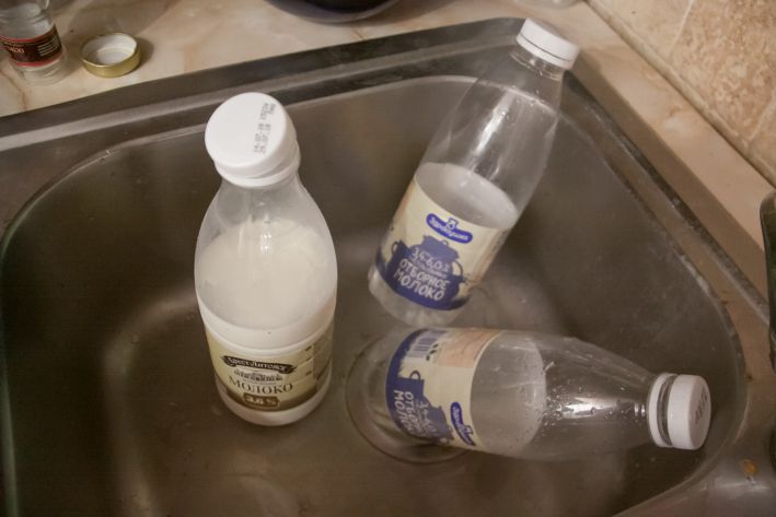 Не спешите выкидывать пластиковые бутылки: опытный дачник использует их как мини-парник пластиковые бутылки