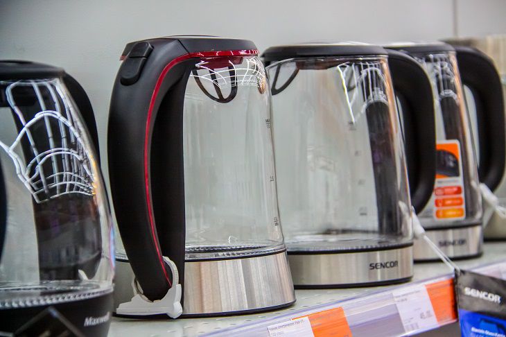 Как правильно чистить электрический чайник: воспользуйтесь этим средством – чайник перестанет гудеть, как трактор чайник