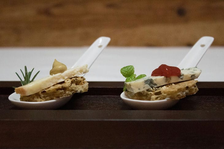 Горгонзола: почему этот сыр обязательно следует включить в свой рацион Горгонзола