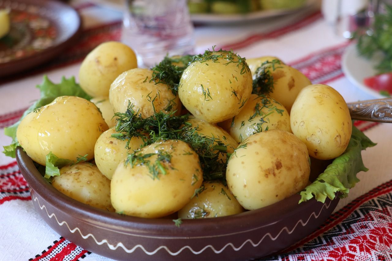 Stretching your stomach: Do big portions of food make your stomach bigger? potatoes