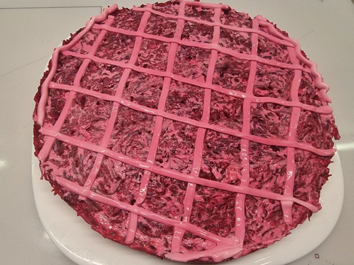 Что можно добавить в селедку под шубой для улучшения вкуса: повара раскрыли секреты салат