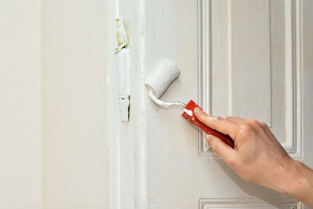 Useful Tips: How to Clean Floors After Renovation hand