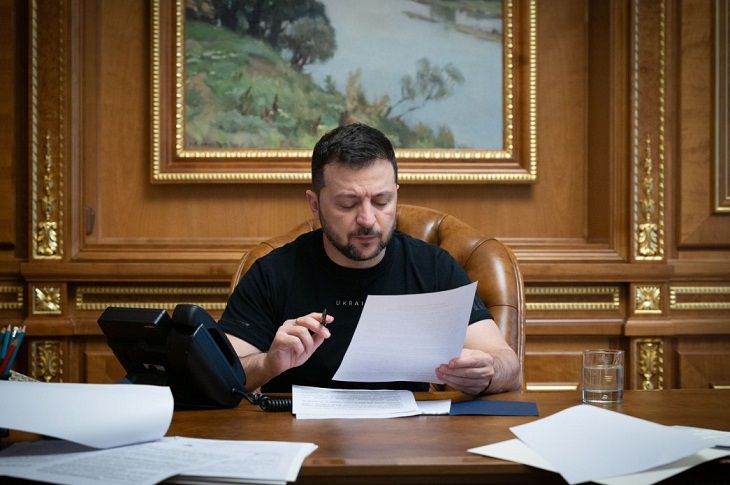 Генерал Кривонос: указ Зеленского об увольнении Хоренко стал пощечиной Залужному Владимир Зеленский