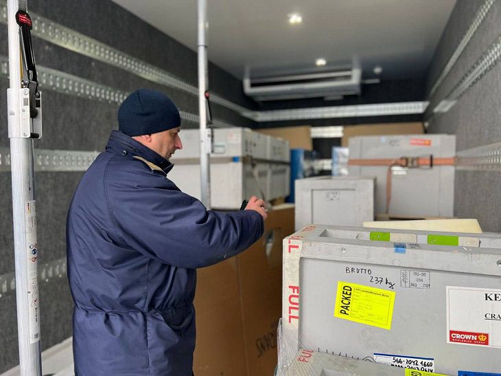 В Украину из Нидерландов привезли скифское золото груз