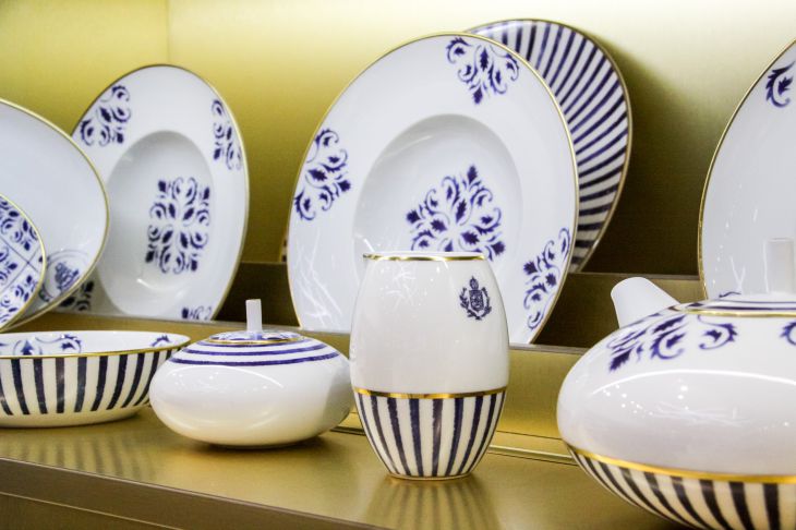 Как использовать тарелки в качестве украшения интерьера: советы дизайнера Тарелки