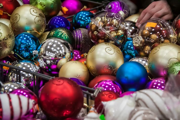 Как подготовить дом к Новому году: дизайнер назвал подходящие предметы декора Украшения