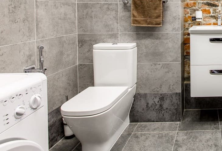 Как избавиться от желтых пятен на сантехнике: 3 средства вернут ванне и унитазу белый цвет и блеск Унитаз