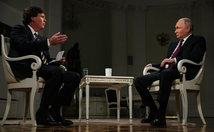 В Кремле подтвердили разговор Путина и Карлсона не под запись интервью