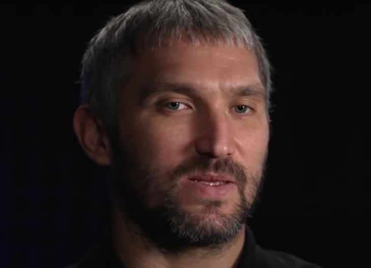 «57 против 56»: Александр Овечкин побил рекорд Уэйна Гретцки Александр Овечкин
