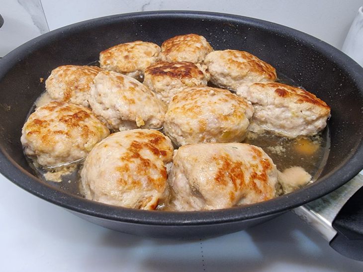 Как приготовить куриные котлеты с овсяными хлопьями: вкусное и полезное блюдо - простой рецепт котлеты