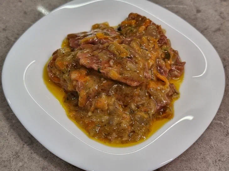 Шелковистая, густая и вкусная: что добавить в подливу, чтобы она получилась именно такой Блюдо