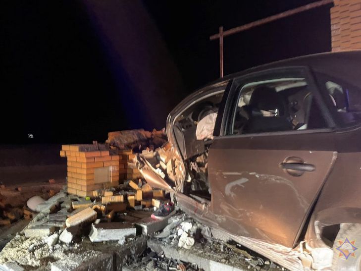ДТП в Столине: спасатели деблокировали водителя из поврежденной машины