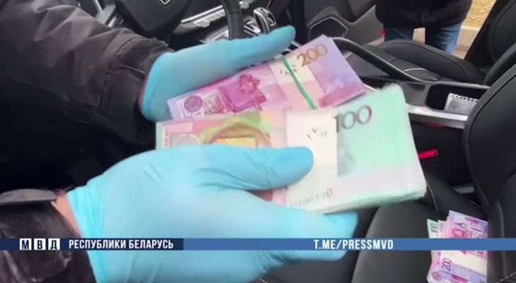 В Дзержинске задержали замдиректора и главного энергетика завода деньги