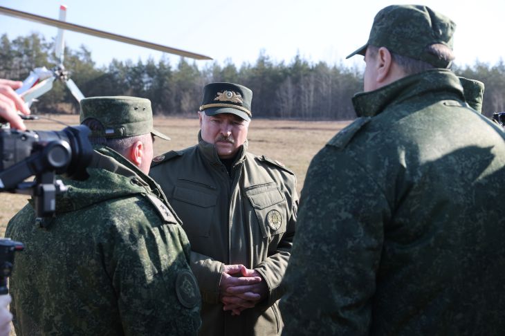 Лукашенко обратился к военнослужащим войск ПВО
